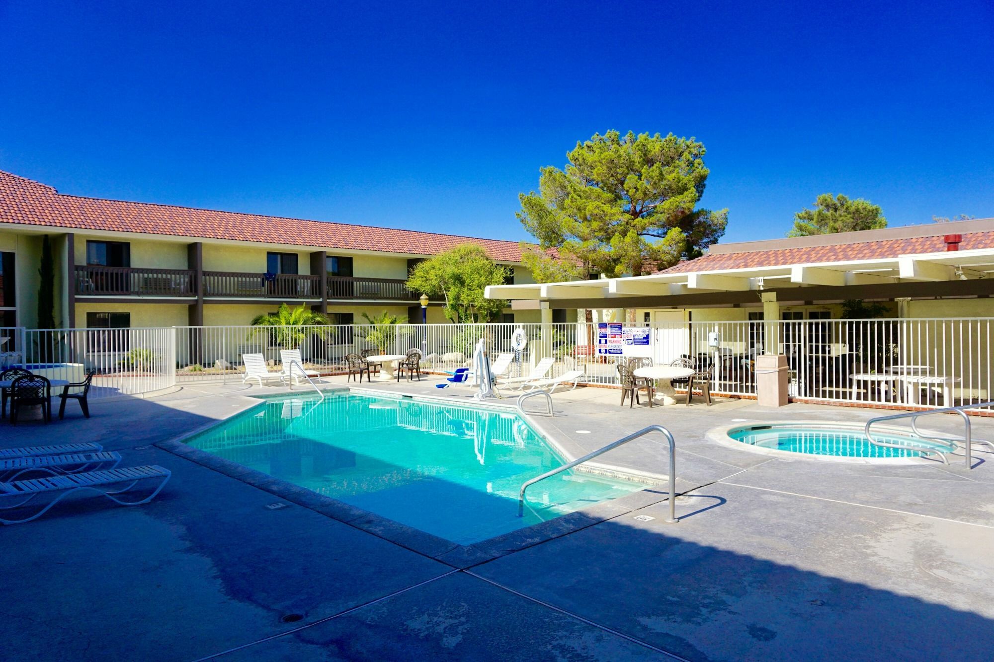 Red Roof Inn Ridgecrest Exterior foto